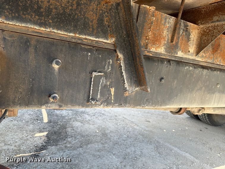 image for item ED5301 2005 International 4300 flatbed truck