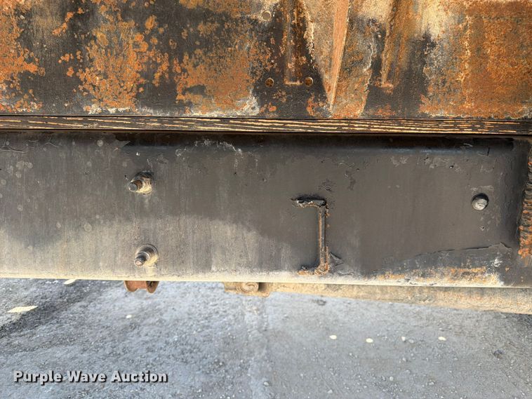 image for item ED5301 2005 International 4300 flatbed truck