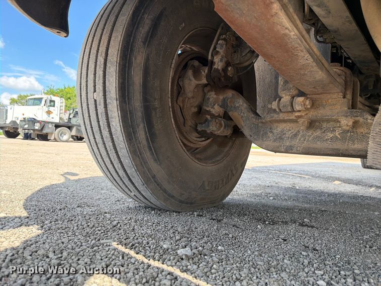 image for item ED5301 2005 International 4300 flatbed truck