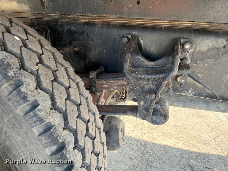 image for item ED5301 2005 International 4300 flatbed truck