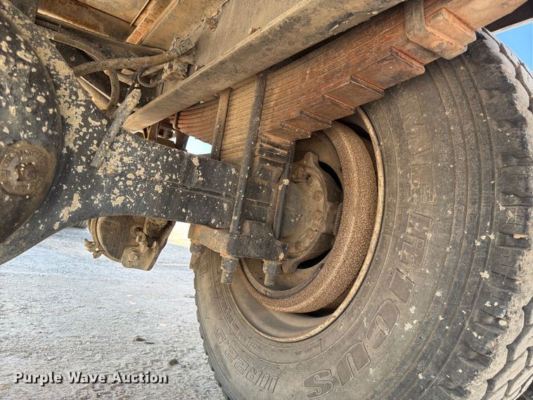 image for item ED5301 2005 International 4300 flatbed truck