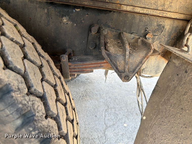 image for item ED5301 2005 International 4300 flatbed truck