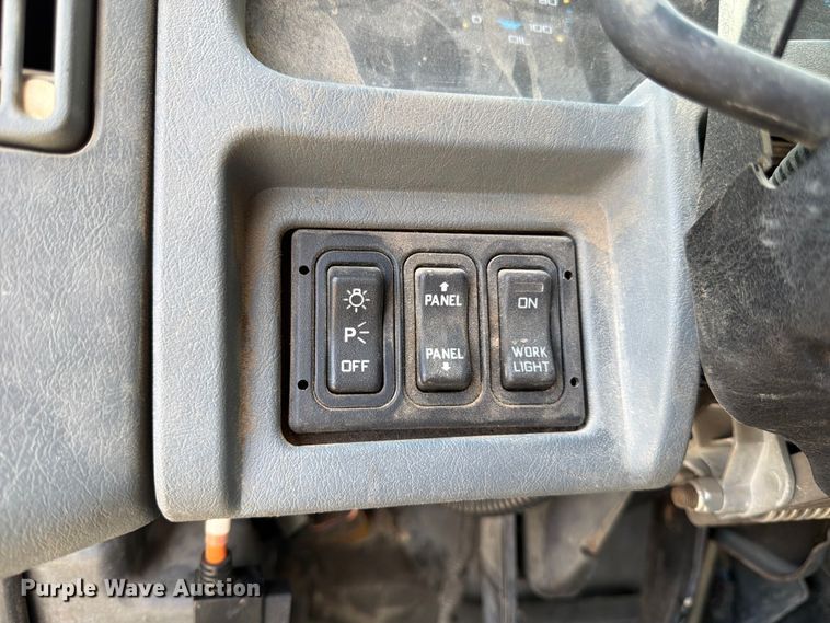 image for item ED5301 2005 International 4300 flatbed truck