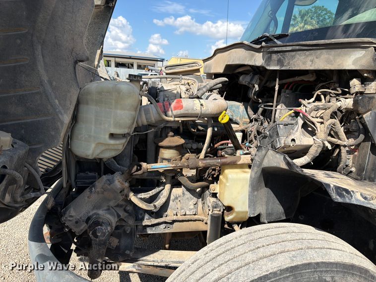 image for item ED5301 2005 International 4300 flatbed truck