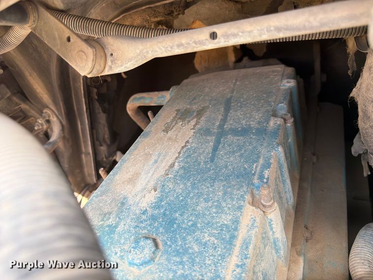 image for item ED5301 2005 International 4300 flatbed truck