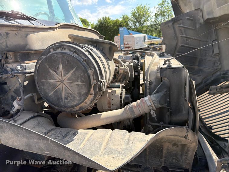 image for item ED5301 2005 International 4300 flatbed truck