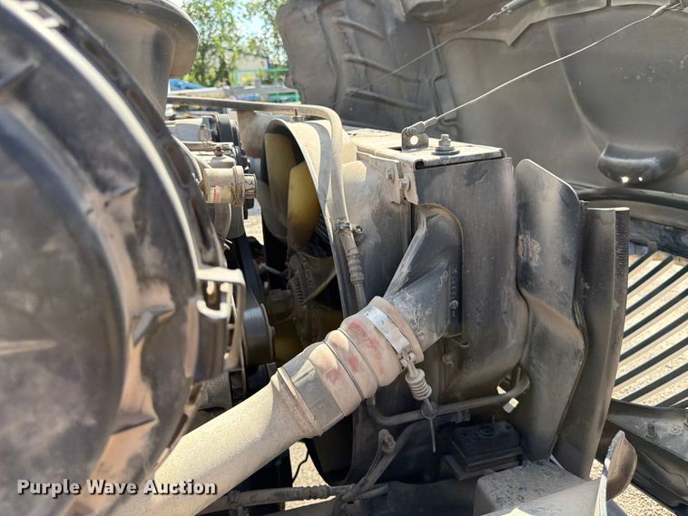 image for item ED5301 2005 International 4300 flatbed truck