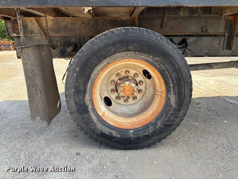 image for item ED5301 2005 International 4300 flatbed truck