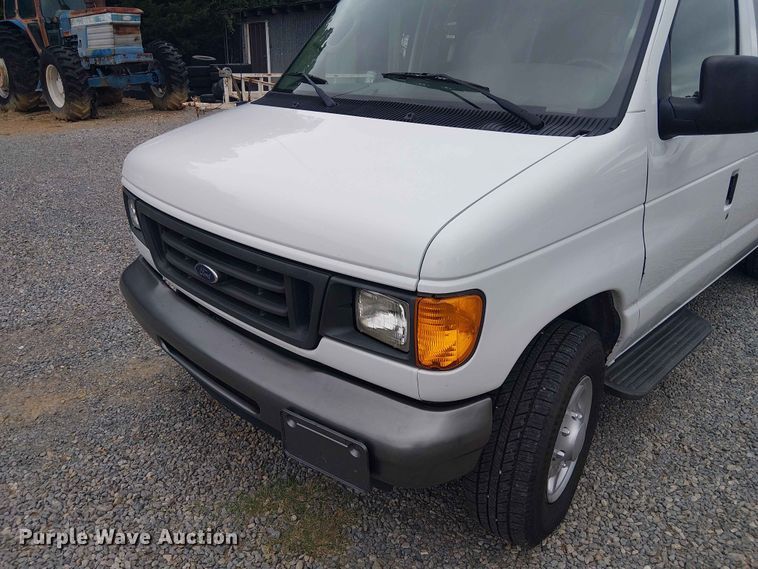 image for item EE1479 2007 Ford E350 van