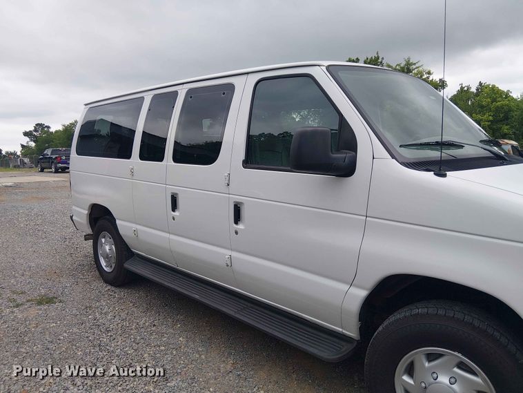 image for item EE1479 2007 Ford E350 van