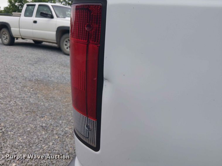 image for item EE1479 2007 Ford E350 van