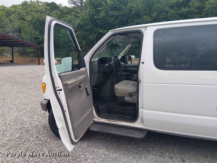 image for item EE1479 2007 Ford E350 van