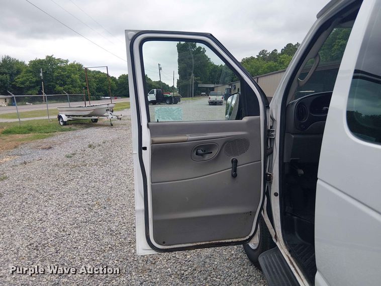 image for item EE1479 2007 Ford E350 van