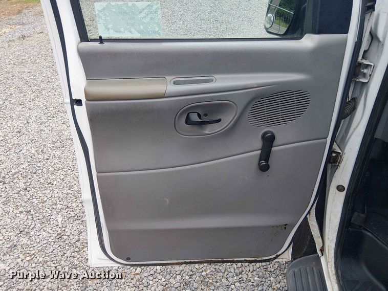 image for item EE1479 2007 Ford E350 van