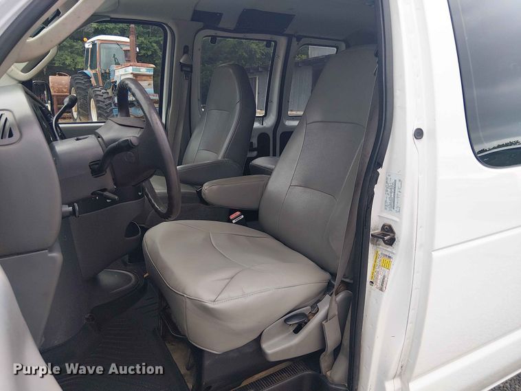 image for item EE1479 2007 Ford E350 van