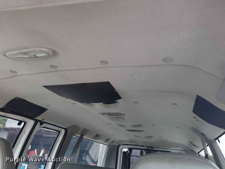 image for item EE1479 2007 Ford E350 van