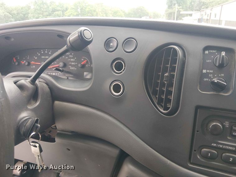 image for item EE1479 2007 Ford E350 van