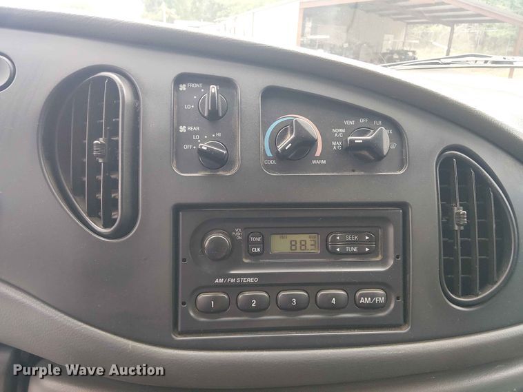image for item EE1479 2007 Ford E350 van