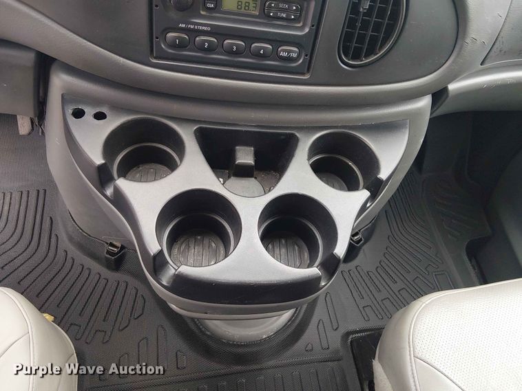 image for item EE1479 2007 Ford E350 van