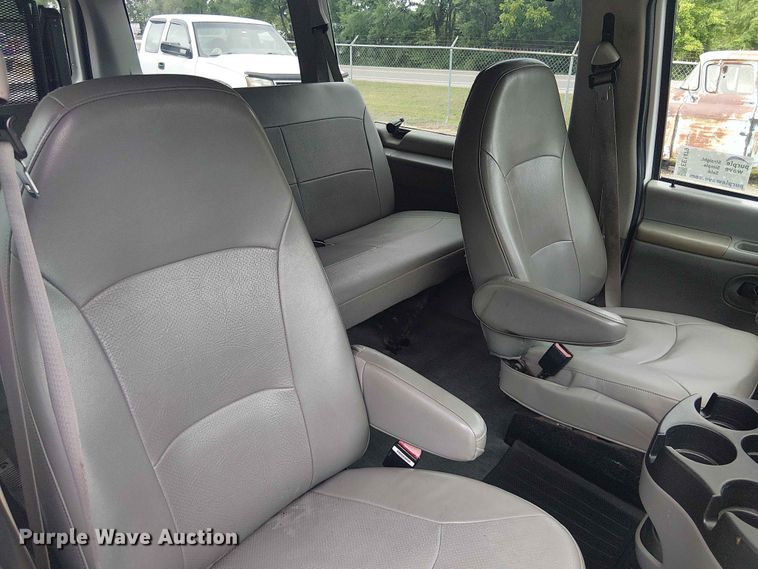 image for item EE1479 2007 Ford E350 van