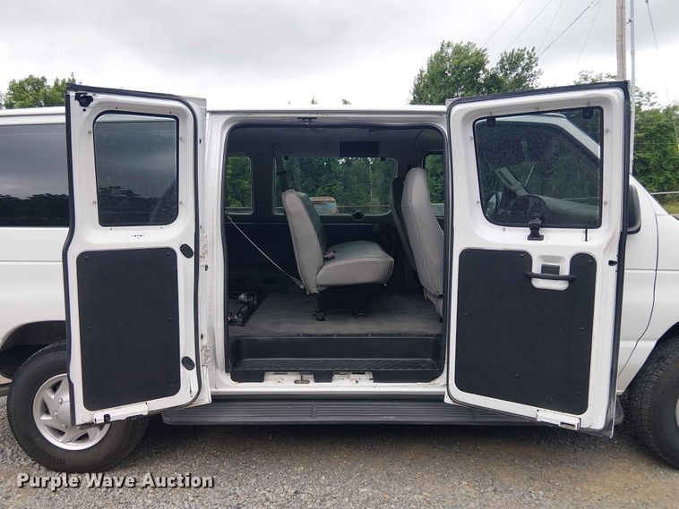 image for item EE1479 2007 Ford E350 van