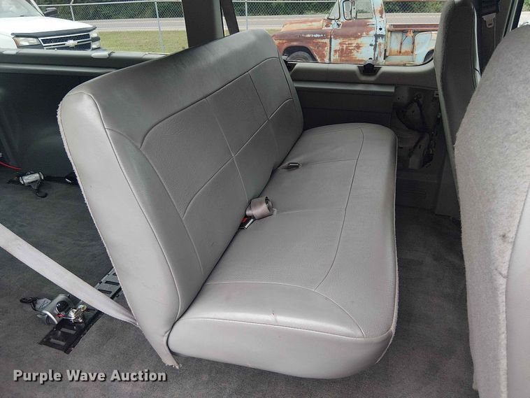 image for item EE1479 2007 Ford E350 van