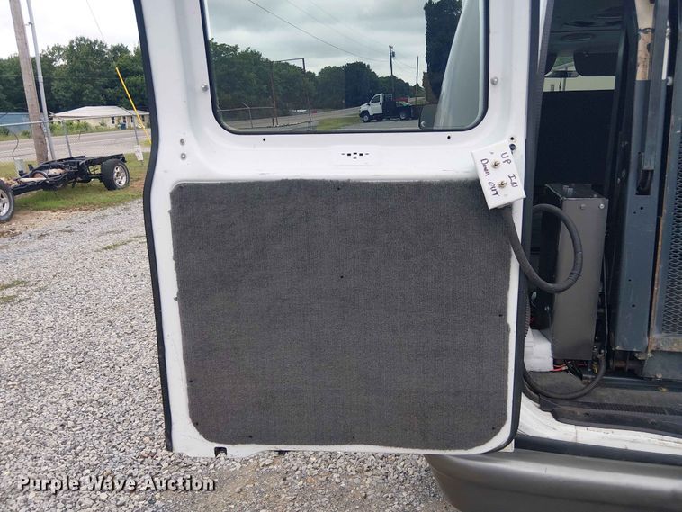 image for item EE1479 2007 Ford E350 van