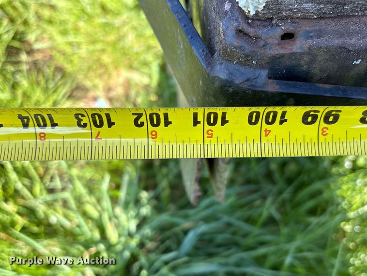 image for item EF1062 1990 Ford F250 flatbed pickup truck
