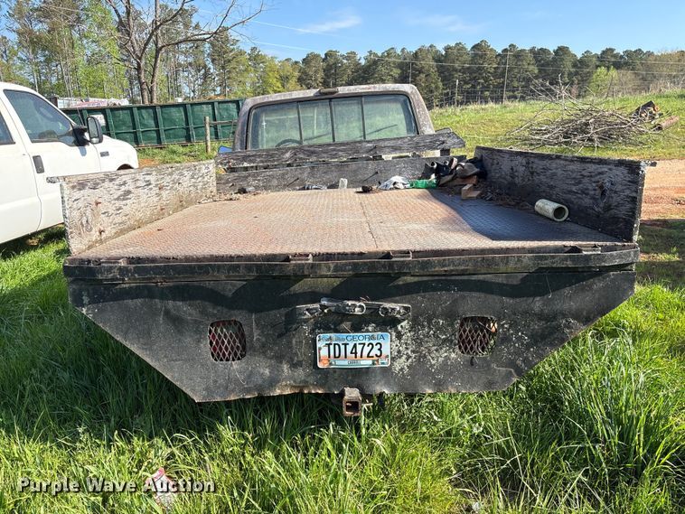 image for item EF1062 1990 Ford F250 flatbed pickup truck