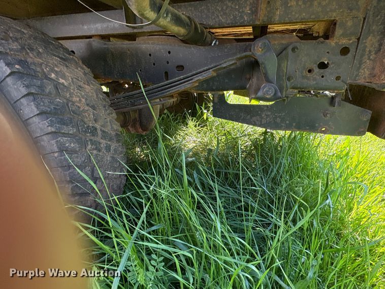 image for item EF1062 1990 Ford F250 flatbed pickup truck