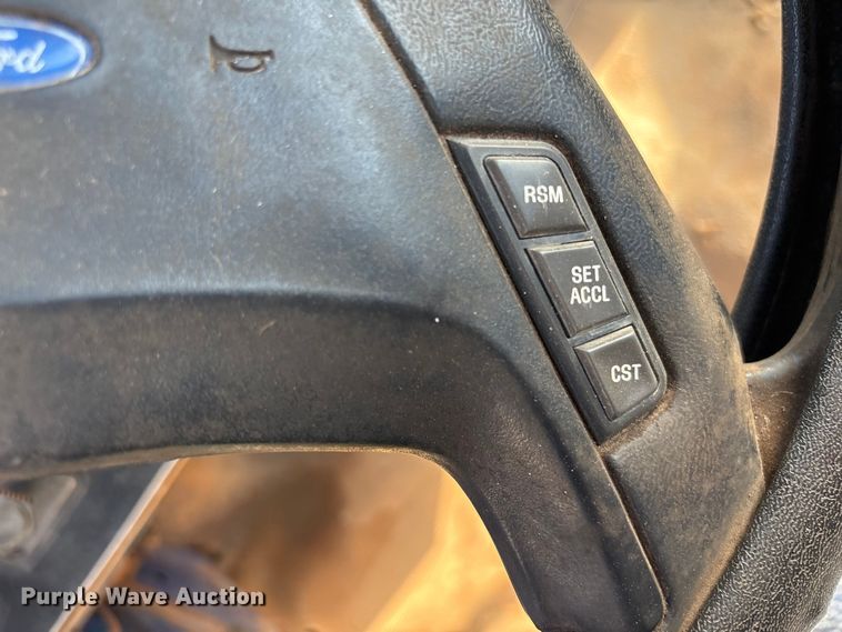 image for item EF1062 1990 Ford F250 flatbed pickup truck