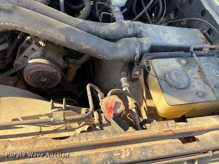 image for item EF1062 1990 Ford F250 flatbed pickup truck