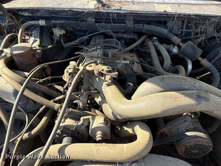 image for item EF1062 1990 Ford F250 flatbed pickup truck