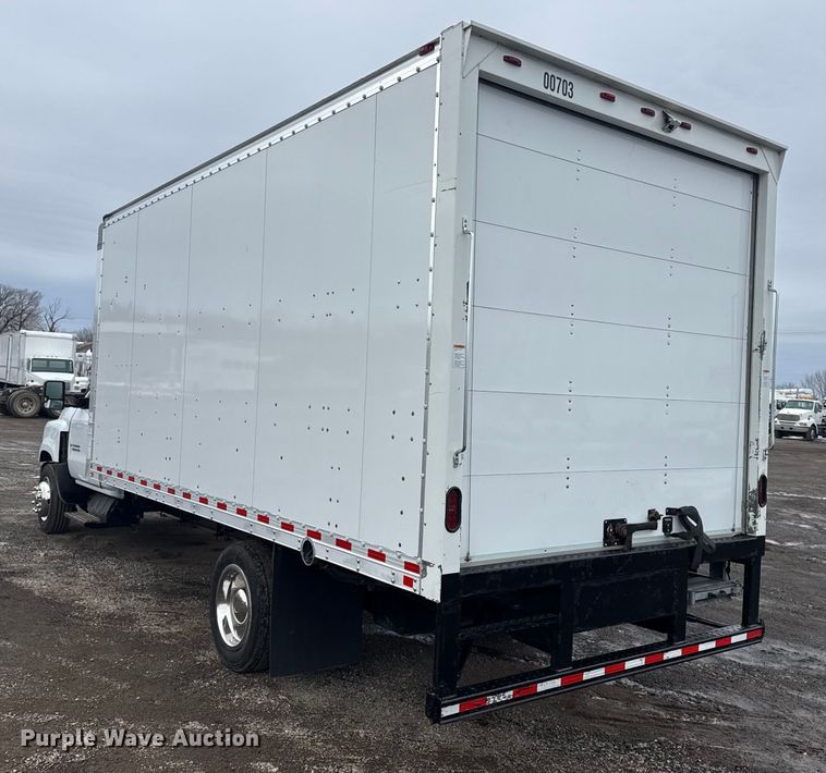 image for item EG2037 2019 Chevrolet Silverado 6500HD box truck