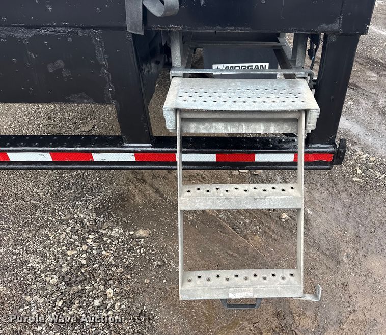 image for item EG2037 2019 Chevrolet Silverado 6500HD box truck