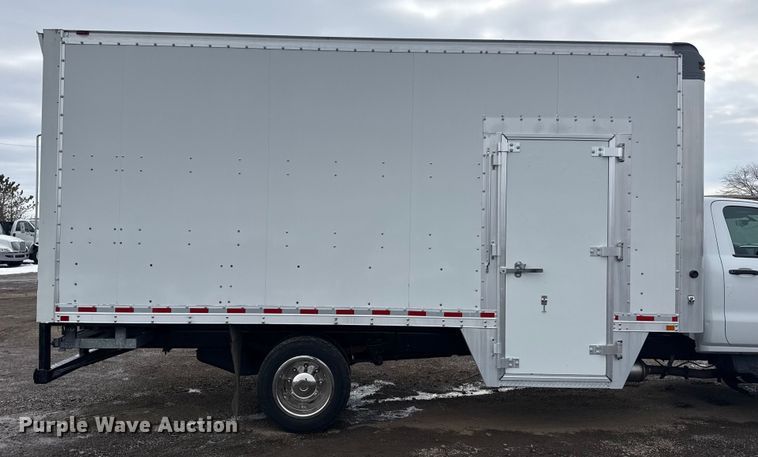 image for item EG2037 2019 Chevrolet Silverado 6500HD box truck