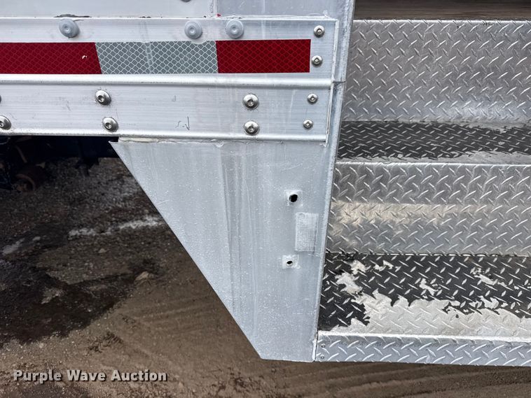 image for item EG2037 2019 Chevrolet Silverado 6500HD box truck