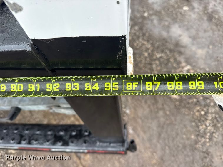 image for item EG2037 2019 Chevrolet Silverado 6500HD box truck