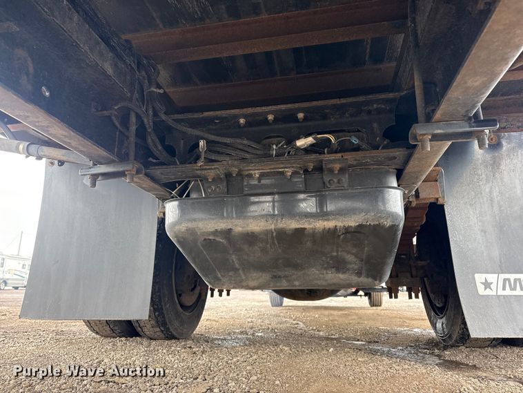 image for item EG2037 2019 Chevrolet Silverado 6500HD box truck