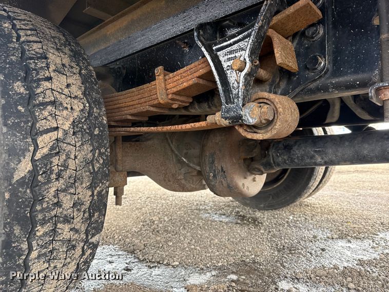 image for item EG2037 2019 Chevrolet Silverado 6500HD box truck