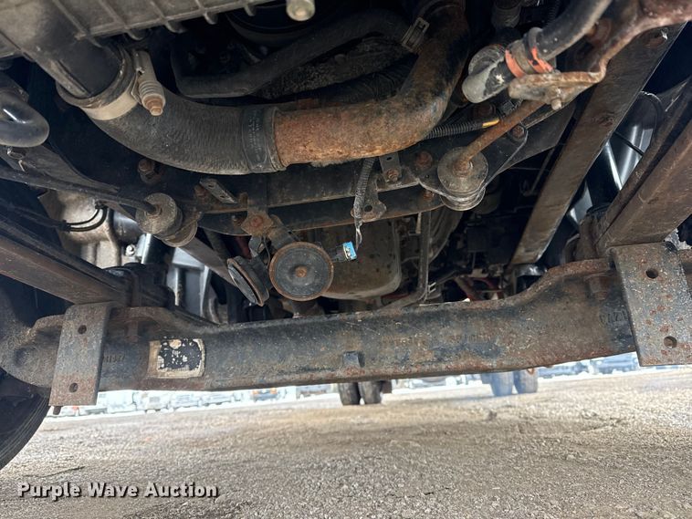 image for item EG2037 2019 Chevrolet Silverado 6500HD box truck