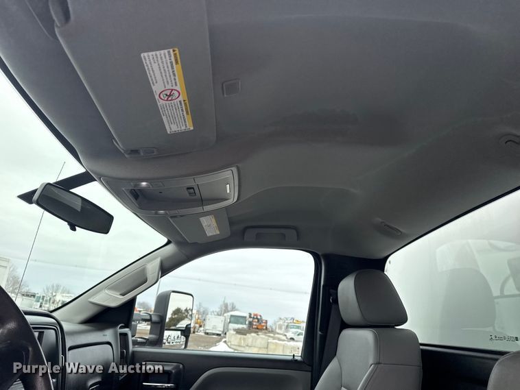 image for item EG2037 2019 Chevrolet Silverado 6500HD box truck