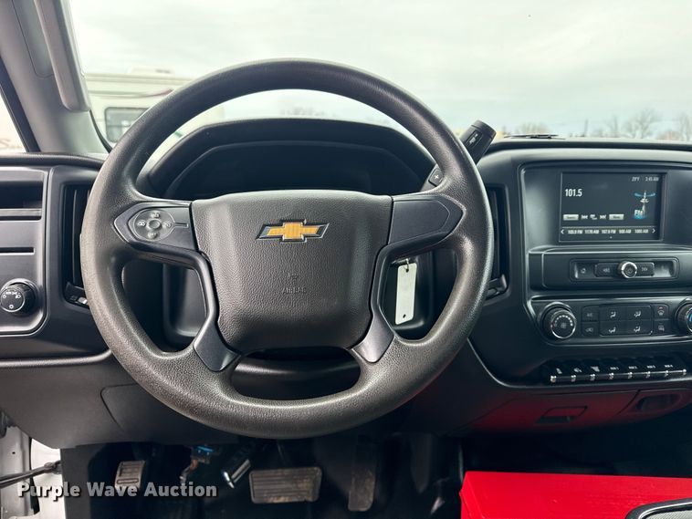 image for item EG2037 2019 Chevrolet Silverado 6500HD box truck