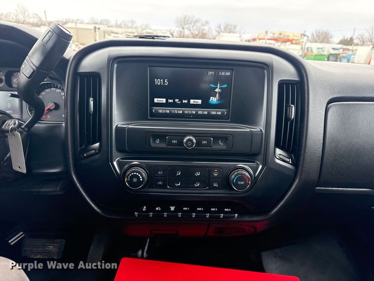 image for item EG2037 2019 Chevrolet Silverado 6500HD box truck
