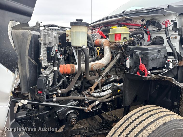 image for item EG2037 2019 Chevrolet Silverado 6500HD box truck