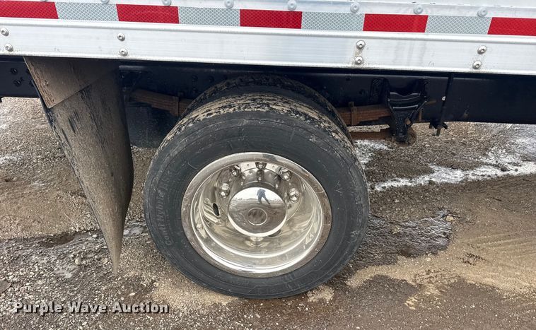 image for item EG2037 2019 Chevrolet Silverado 6500HD box truck