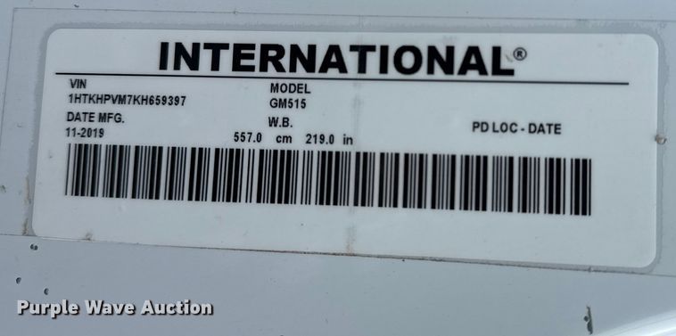 image for item EG2037 2019 Chevrolet Silverado 6500HD box truck