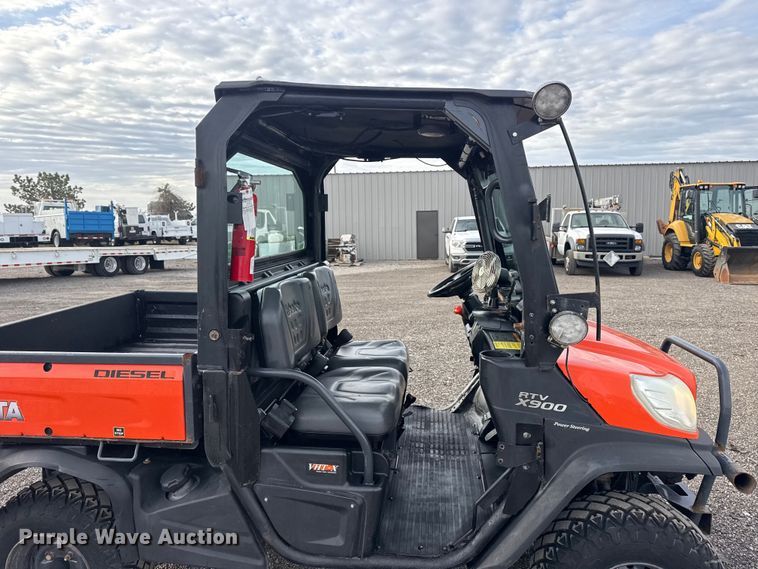 image for item EG8876 2011 Kubota RTV-X900 utility vehicle
