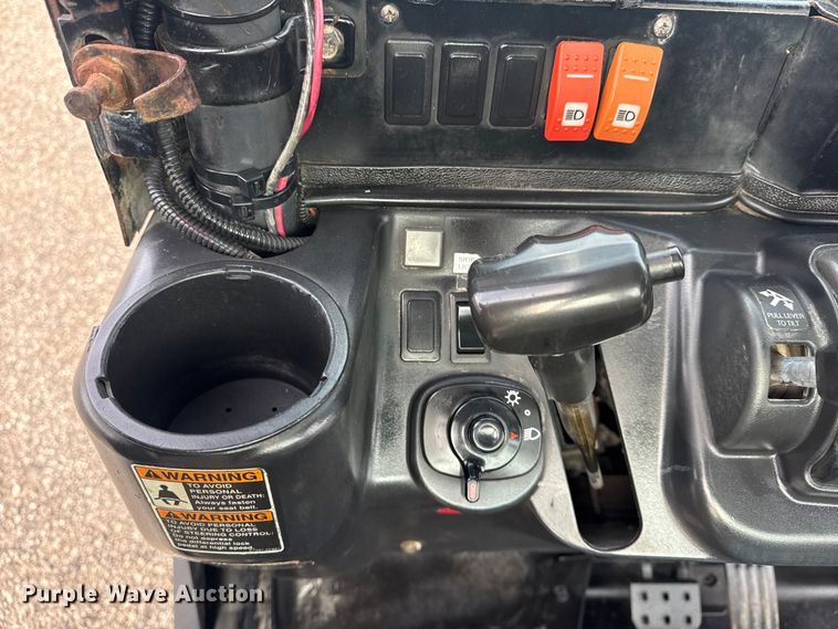 image for item EG8876 2011 Kubota RTV-X900 utility vehicle
