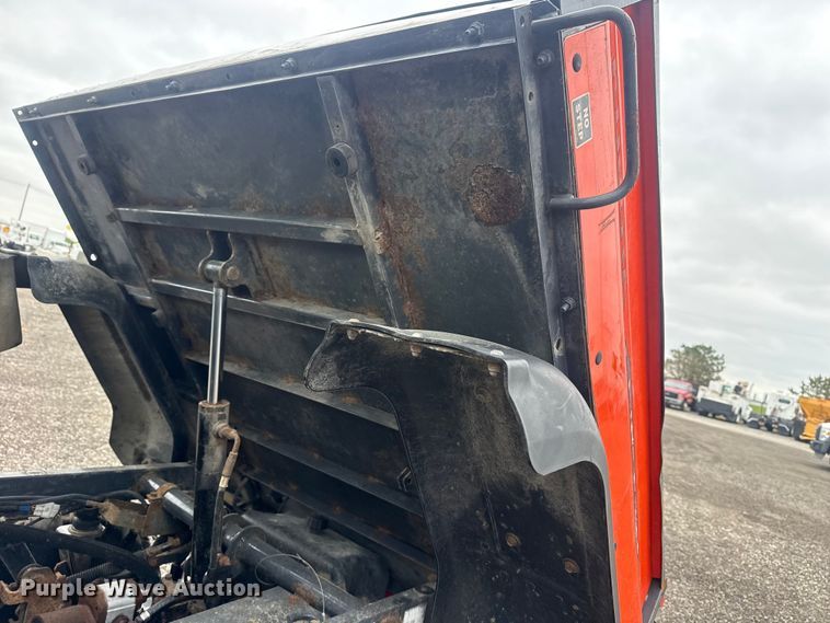 image for item EG8928 2011 Kubota RTV900 utility vehicle